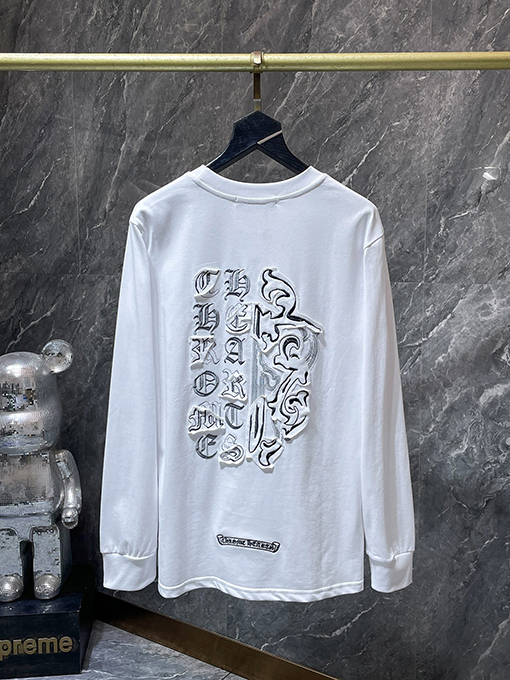 クロムハーツ サンスクリットの刺繍と大剣のアップリケがされた長袖シャツ