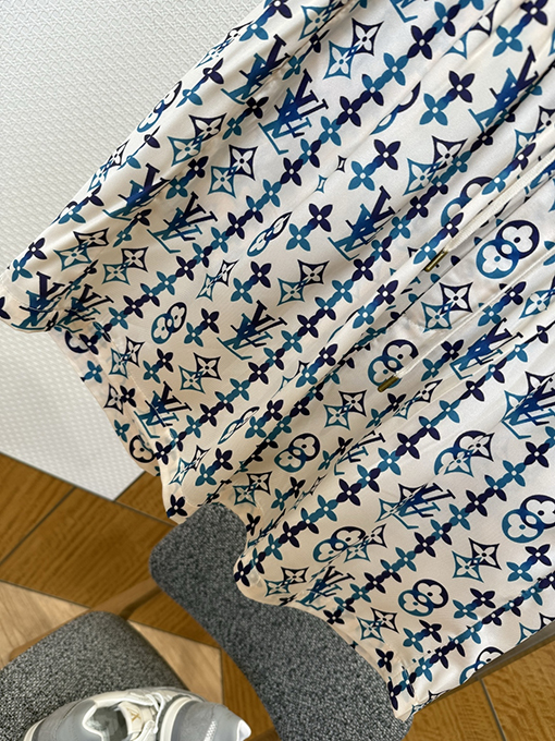 ルイヴィトンコピー 全面モノグラムプリントのショートパンツ