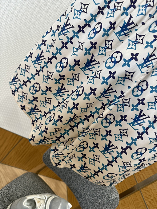 ルイヴィトンコピー 全面モノグラムプリントのショートパンツ