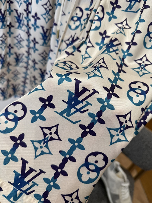 ルイヴィトンコピー 全面モノグラムプリントのショートパンツ