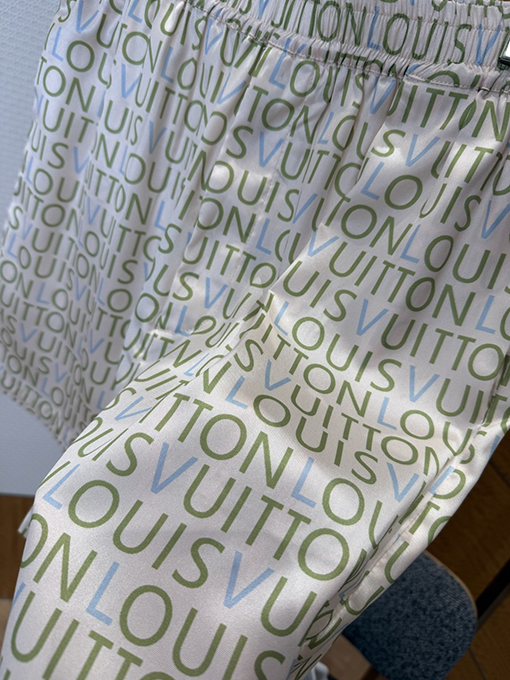 ルイヴィトン レタープリントのカジュアルショートパンツ