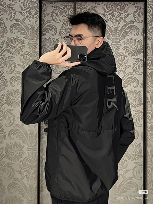 モンクレールスーパーコピー Moncler 反射ロゴフード付きジャケット