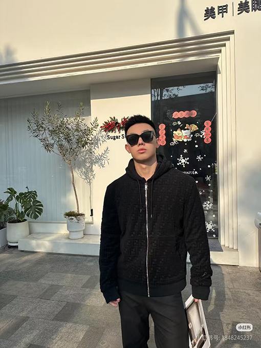 フェンディ ダブルFロゴエンボススウェットシャツ