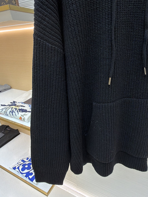 セリーヌ 刺繍ロゴニットパーカー