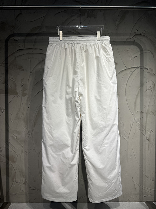 バレンシアガ Balenciaga 両面刺繍の文字りフリース裏地付きサーマルパンツ