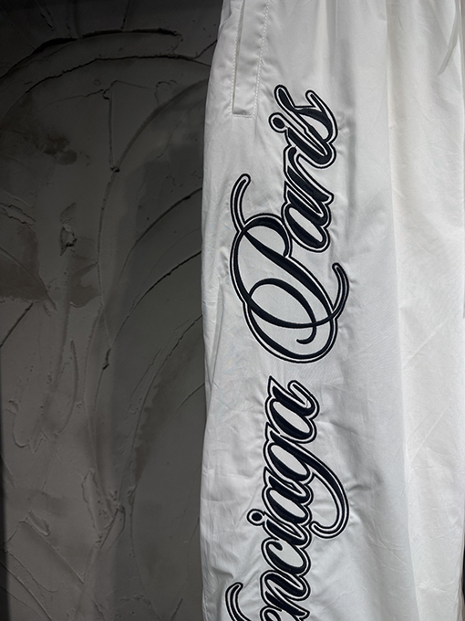 バレンシアガ Balenciaga 両面刺繍の文字りフリース裏地付きサーマルパンツ