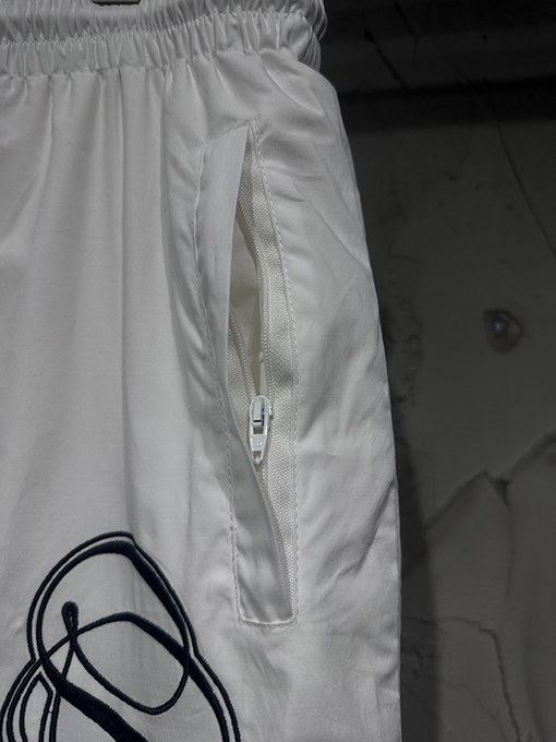 バレンシアガ Balenciaga 両面刺繍の文字りフリース裏地付きサーマルパンツ