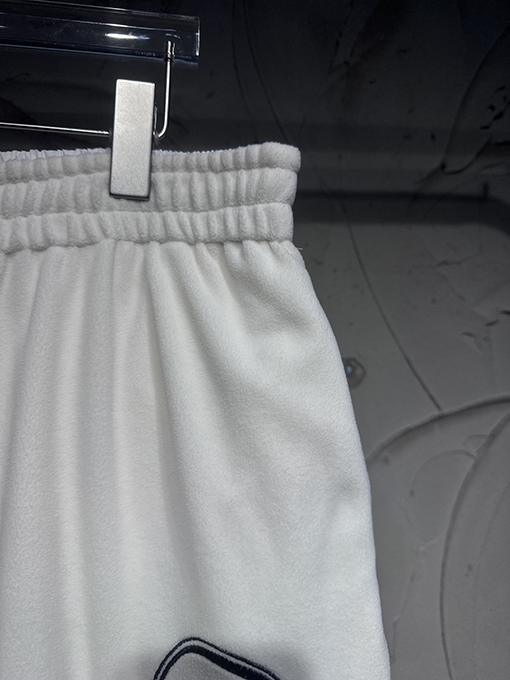 バレンシアガ Balenciaga 両面刺繍の文字りフリース裏地付きサーマルパンツ