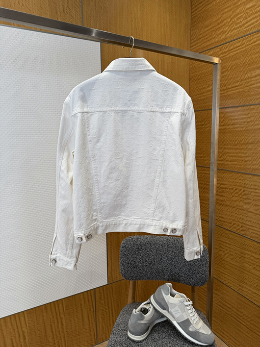 ルイヴィトン 全面エンボスのデニムジャケット