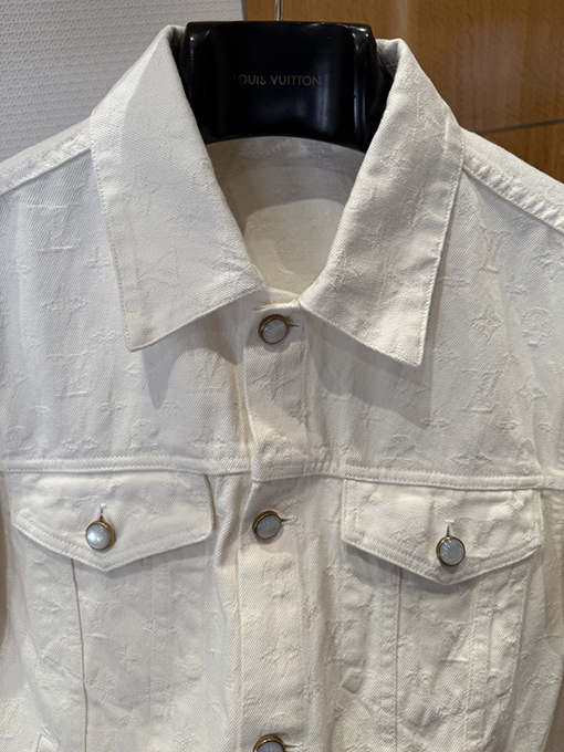 ルイヴィトン 全面エンボスのデニムジャケット