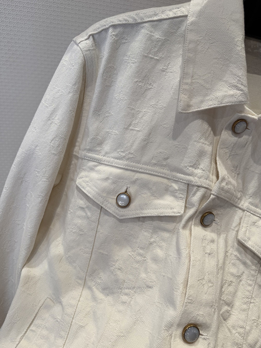 ルイヴィトン 全面エンボスのデニムジャケット