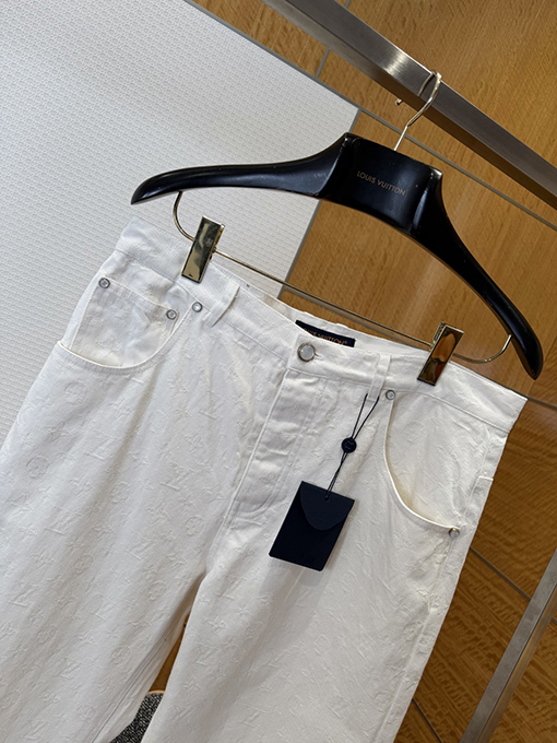 ルイヴィトンスーパーコピー 全面エンボスのデニムジーンズ