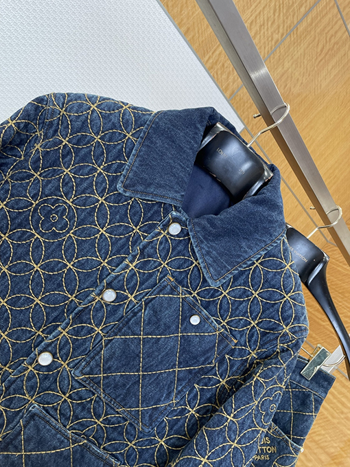 ルイヴィトン ジャカード刺繍のデニムジャケットとカプリパンツのセット