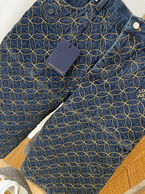 ルイヴィトン ジャカード刺繍のデニムジャケットとカプリパンツのセット