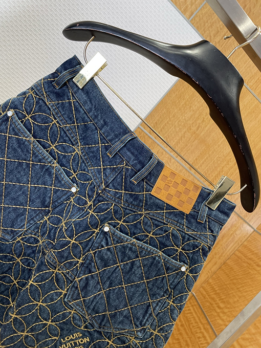 ルイヴィトン ジャカード刺繍のデニムジャケットとカプリパンツのセット