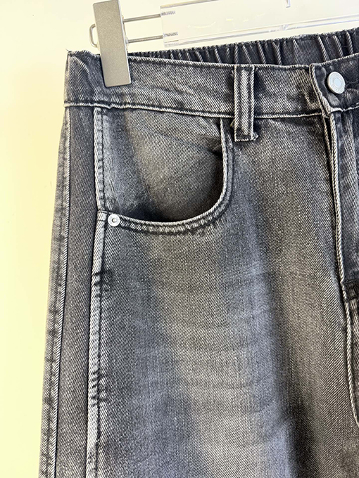 バーバリー ゆったりとしたワイドレッグストレートジーンズ