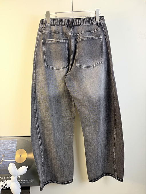 バーバリー ゆったりとしたワイドレッグストレートジーンズ