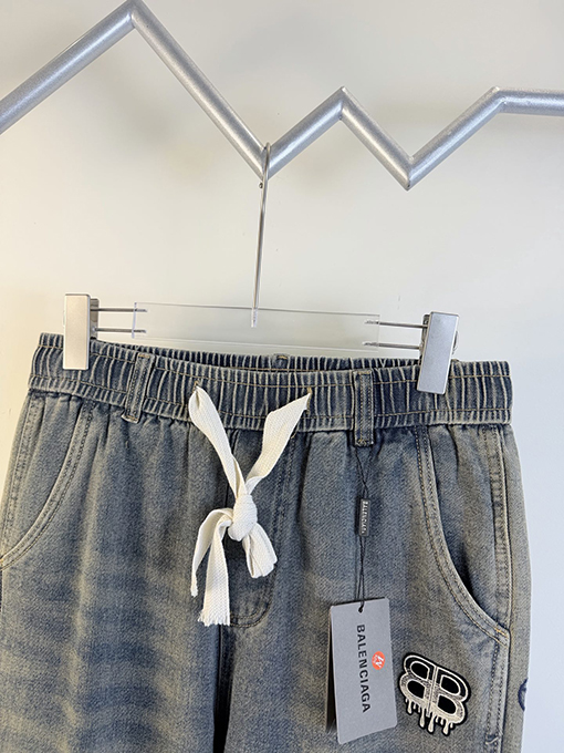 バレンシアガコピー 新モデルゆったりとしたワイドレッグストレートジーンズ