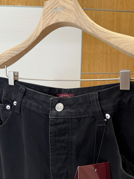 グッチ ホースビットディテールとパテントレザーラベルが付いたストレートレッグジーンズ