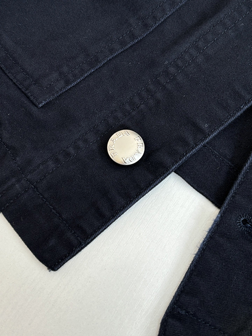 プラダ ワックスのトライアングルロゴラペルジャケット