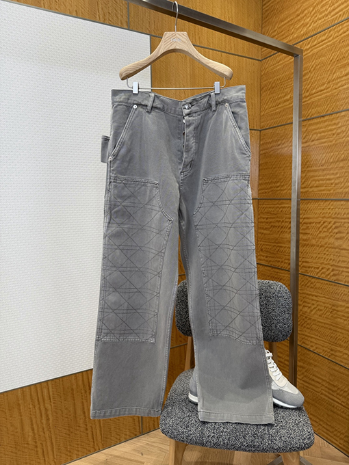 ディオール ダイヤモンド柄のワークパンツ