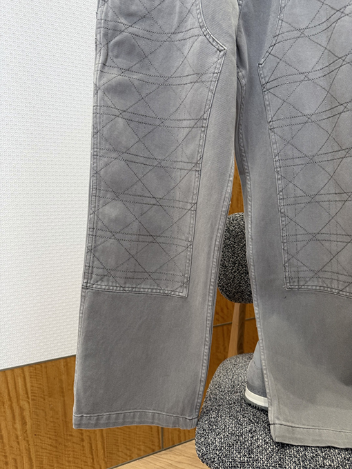 ディオール ダイヤモンド柄のワークパンツ