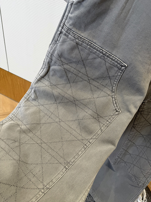 ディオール ダイヤモンド柄のワークパンツ