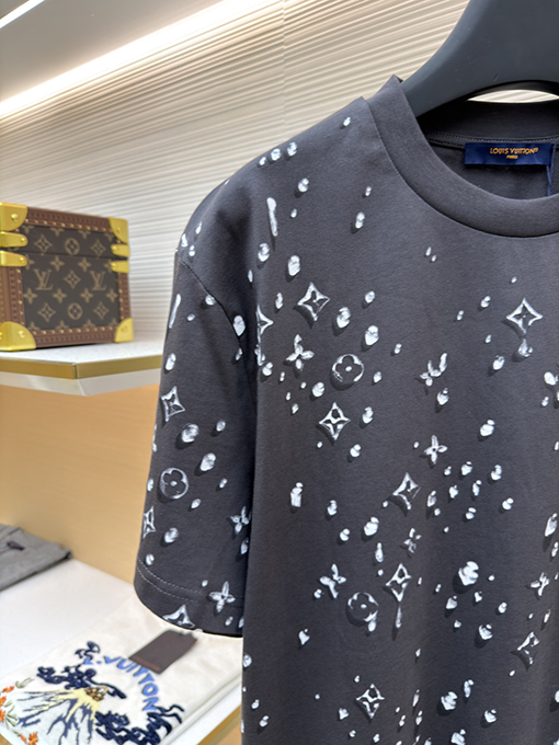 ルイヴィトンスーパーコピー クルーネックレターティアドロップラインストーン半袖Tシャツ