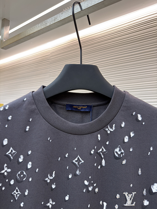 ルイヴィトンスーパーコピー クルーネックレターティアドロップラインストーン半袖Tシャツ