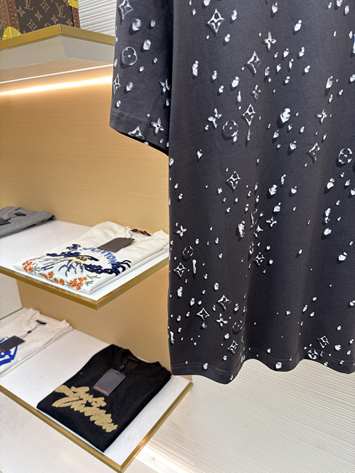 ルイヴィトンスーパーコピー クルーネックレターティアドロップラインストーン半袖Tシャツ