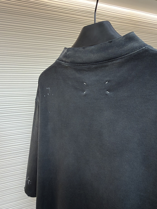 マルタンマルジェラ ダメージのグラフィティ半袖Tシャツ