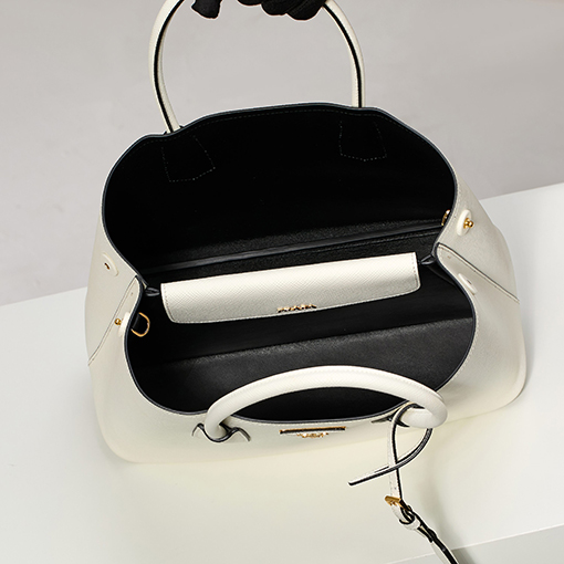 プラダコピー レディースクラシックなショッピングバッグ