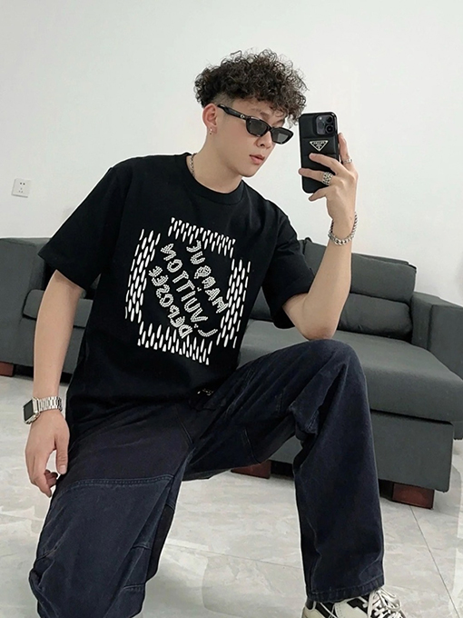 ルイヴィトン 刺繍ビーズロゴ半袖Tシャツ