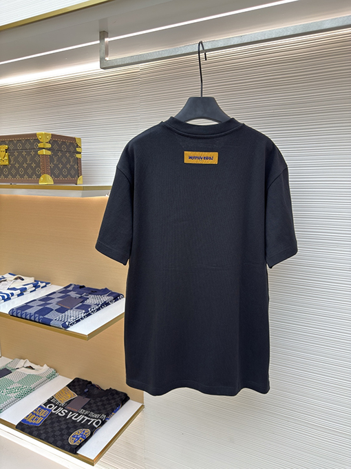ルイヴィトン 刺繍ビーズロゴ半袖Tシャツ