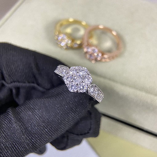 ヴァン クリーフ＆アーペル ダイヤモンドをちりばめたフラワーリング