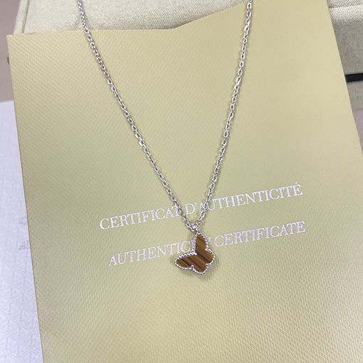 ヴァン クリーフ＆アーペルコピー タイガーストライプストーンバタフライネックレス