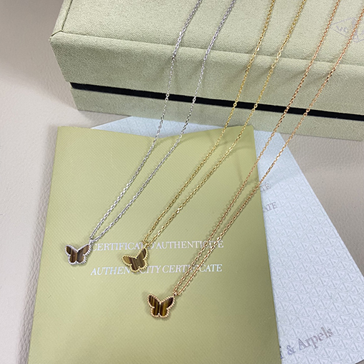 ヴァン クリーフ＆アーペルコピー タイガーストライプストーンバタフライネックレス