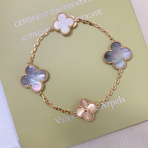ヴァン クリーフ＆アーペル 四つ葉のクローバーと四つ花のブレスレット