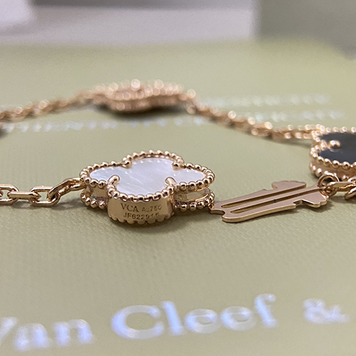 ヴァン クリーフ＆アーペル 四つ葉のクローバーと四つ花のブレスレット