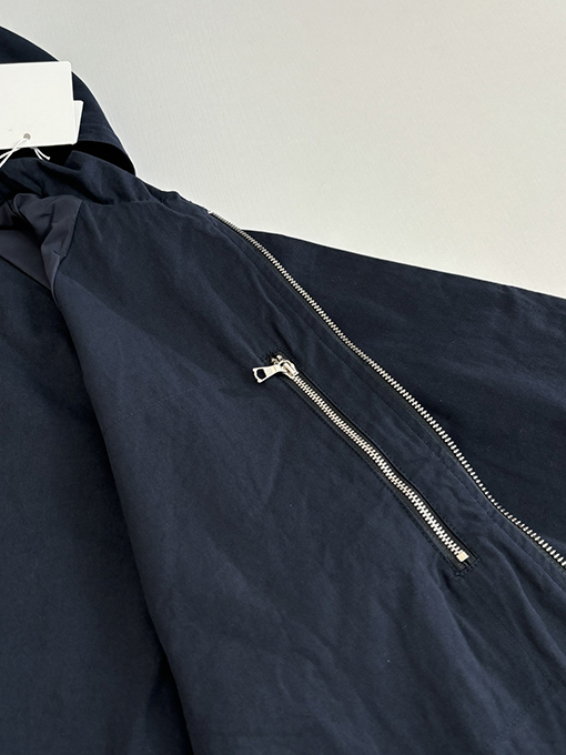 エルメス 外側ステッチ刺繍ジッパージャケット