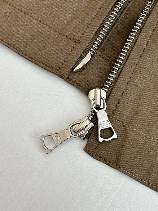 エルメス 外側ステッチ刺繍ジッパージャケット