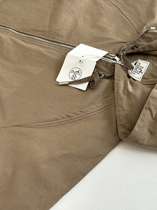 エルメス 外側ステッチ刺繍ジッパージャケット