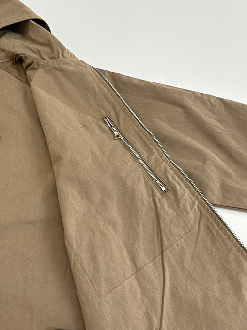 エルメス 外側ステッチ刺繍ジッパージャケット