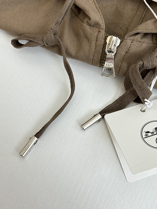 エルメス 外側ステッチ刺繍ジッパージャケット