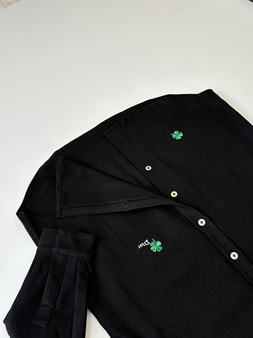 ディオール 四つ葉のクローバー刺繍入りコットンカラーデニム長袖シャツ