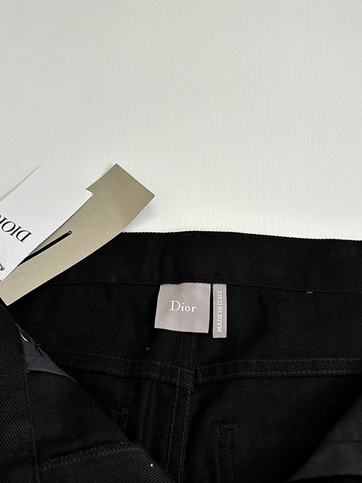 ディオール 四つ葉の刺繍入りコットンジーンズ