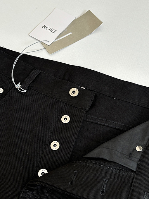 ディオール 四つ葉の刺繍入りコットンジーンズ