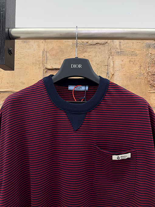 プラダ 新モデルストライプ半袖Tシャツ