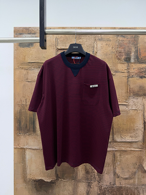 プラダ 新モデルストライプ半袖Tシャツ