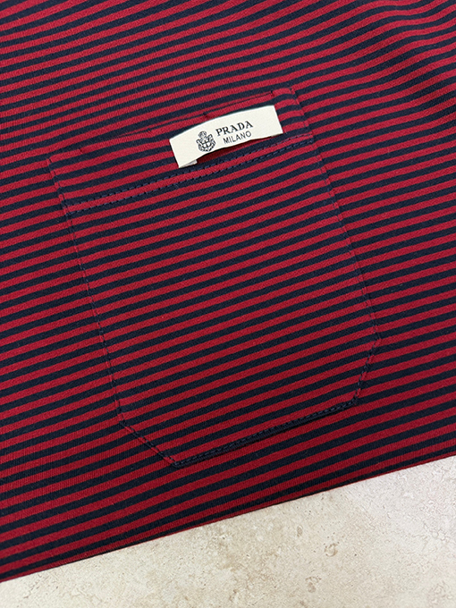 プラダ 新モデルストライプ半袖Tシャツ